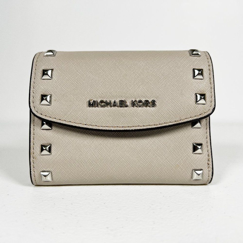 Michael Kors Wallet Beige Leather 5 in x 4 in x 1in